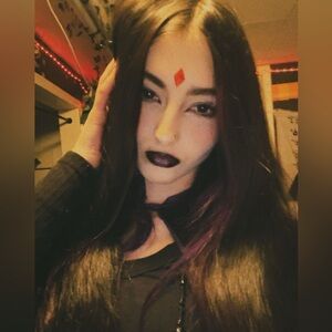 Meet your Posher, Avie